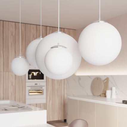Luster na lanku UGO 1xE27/15W/230V pr. 20 cm biely/lesklý chróm