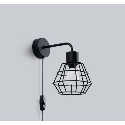 Nástenná lampa SUBA 1xE27/15W/230V čierna