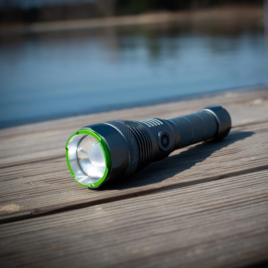 LED stmievateľná nabíjateľná baterka s funkciou powerbanky LED/30W/5V IPX7 3000 lm 4000 mAh