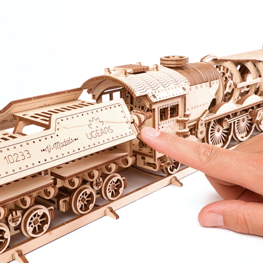 Ugears - 3D drevenené mechanické puzzle V-Express parná lokomotíva s tendrom
