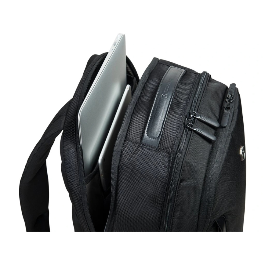 Victorinox - Batoh na notebook 15,6" Essentials 22 l čierna