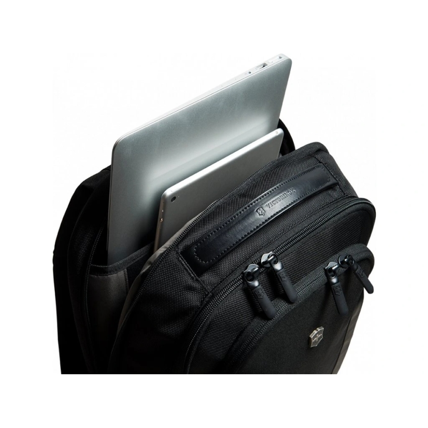 Victorinox - Batoh na notebook 15" Compact 15 l čierna