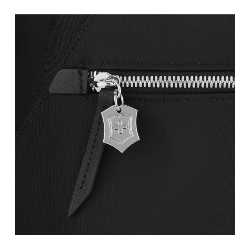 Victorinox - Batoh Victoria Signature Deluxe 18 l čierna
