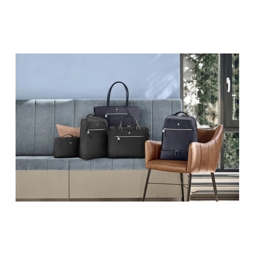 Victorinox - Kozmetická taška Victoria Signature Beauty 6 l čierna