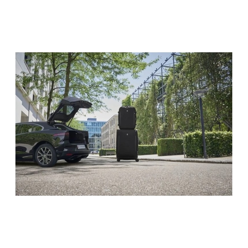 Victorinox - Rozšíriteľný batoh Crosslight Boarding 37 l čierna