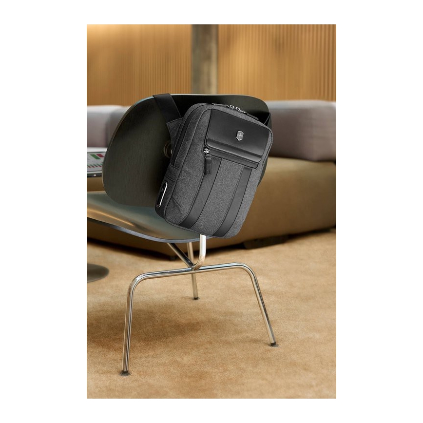 Victorinox - Taška cez rameno Architecture Urban2 6 l sivá