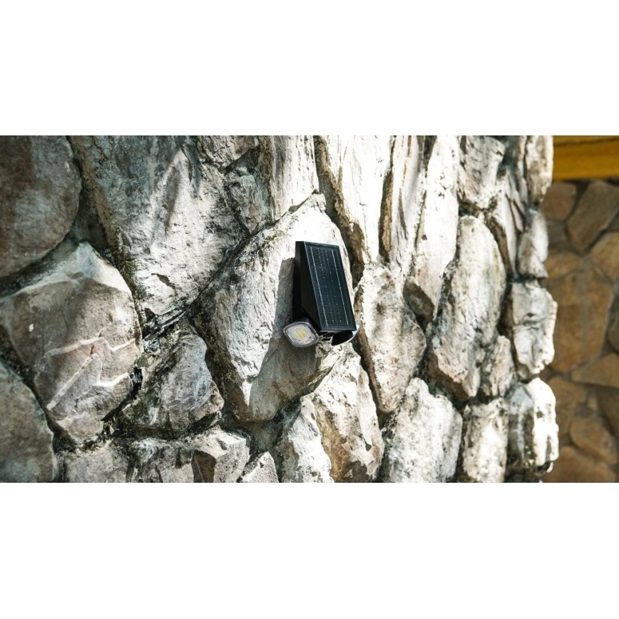 Viking - stmievateľné solárne nástenné svietidlo so senzorom LED/1,3W/3,7V IP44 4000K 2000 mAh