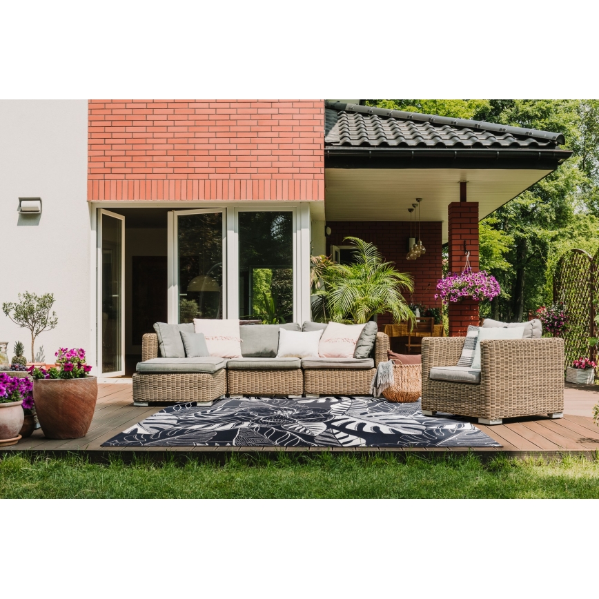 Vonkajší koberec JUNGLE 160x220 cm čierno-biely s listovým vzorom