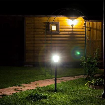 Vonkajšia lampa 1xE27/40W/230V IP44