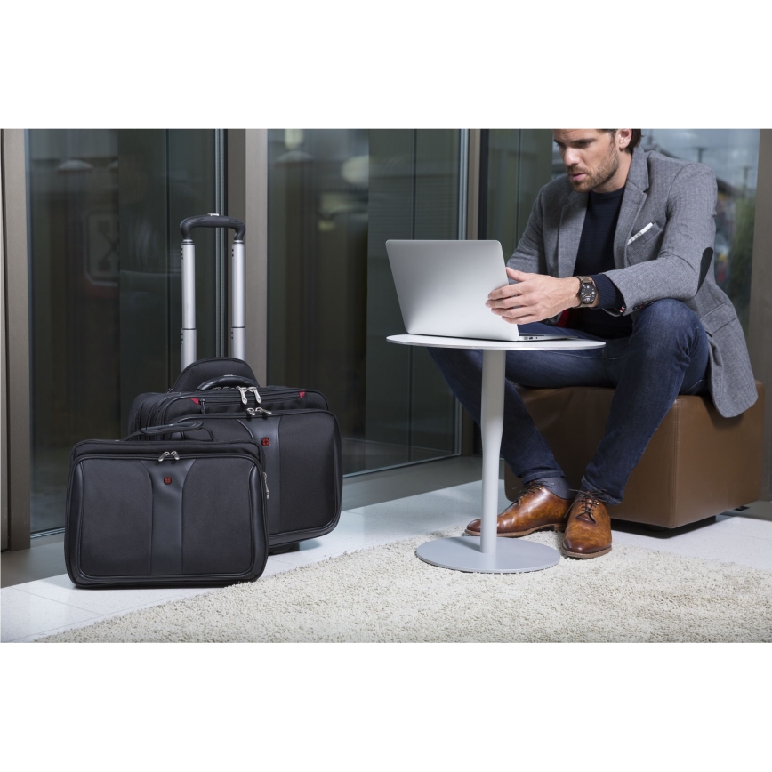 Wenger - Cestovný kufor na kolieskach 25 l 17" + taška na notebook 15,6" Patriot čierna