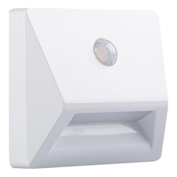 Zabudovateľné LED svietidlo s pohybovým a súmrakovým senzorom IRS LED/0,3W/3xAAA IP54 biela