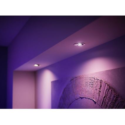 Základná sada Philips Hue WHITE AND COLOR AMBIANCE 3xGU10/5,7W/230V 2000-6500K + zariadenie na prepojenie