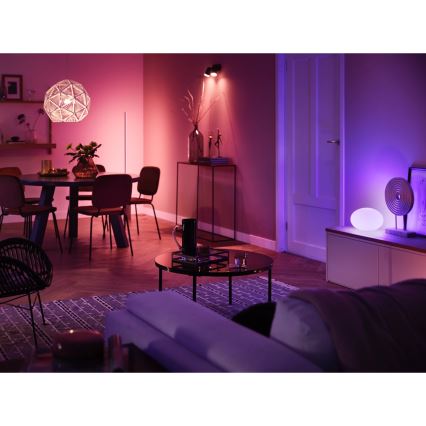 Základná sada Philips Hue WHITE AND COLOR AMBIANCE 2xE27/9W/230V 2200-6500K + inteligentná zásuvka, Hue Bridge a stmievač